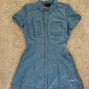 Romeo + Juliet Couture Button Up Denim Dress